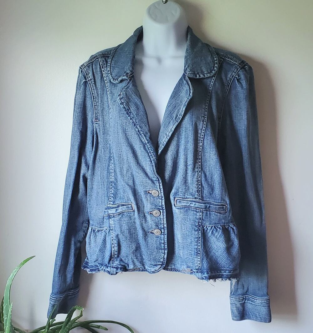 Maurices Blue Button Closure Ruffled Denim Jacket Womens Size XL Boho Cottage